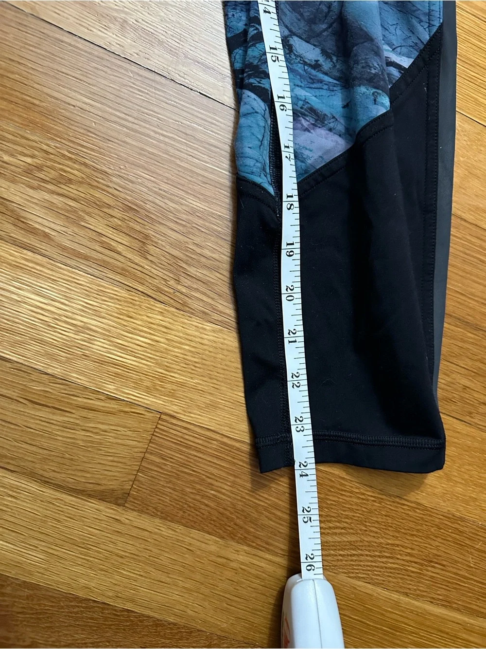 Lululemon Run to Reset Tight Size 12 Black / Frozen Island Multi